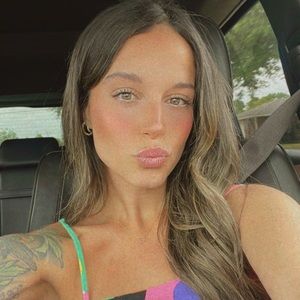 Meet your Posher, Carlee